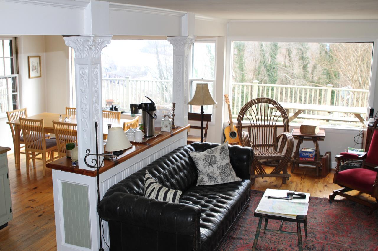Ledge House Bed & Breakfast Harper's Ferry Esterno foto